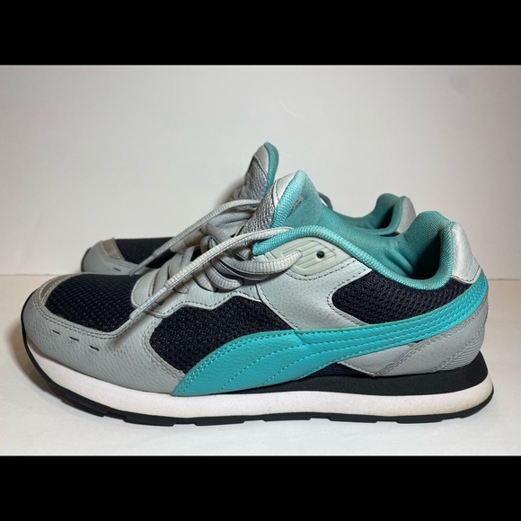 Athletic_Shoes